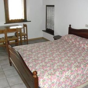 NearBy Hotel