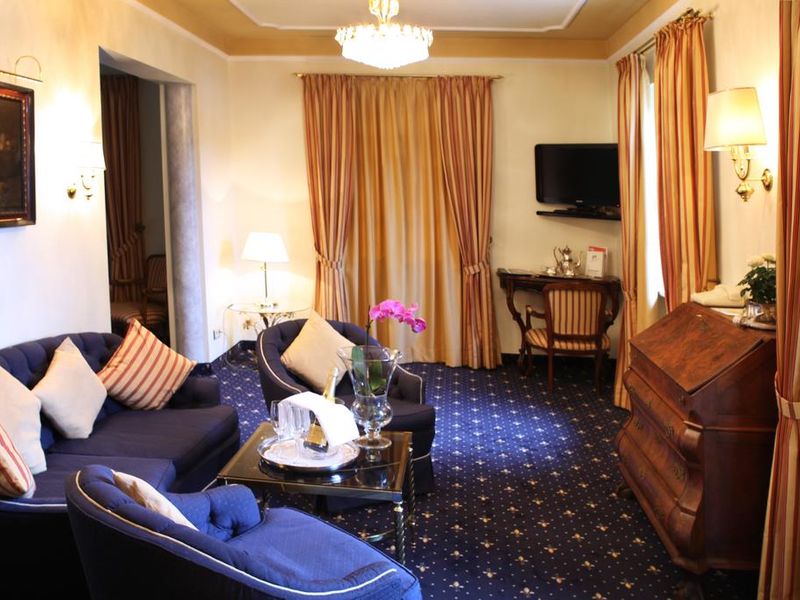 Hotel Photo 6