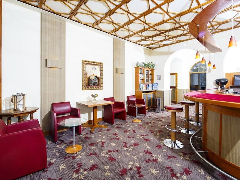 Hotel Photo 6