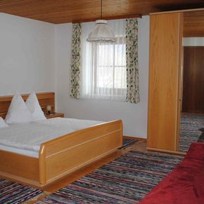 NearBy Hotel
