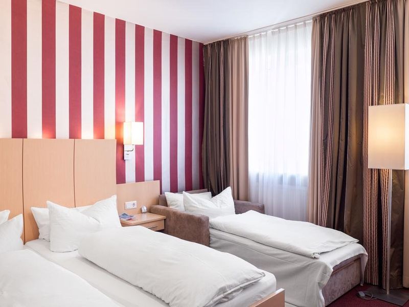 Hotel Photo 1