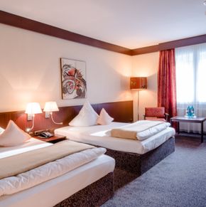NearBy Hotel
