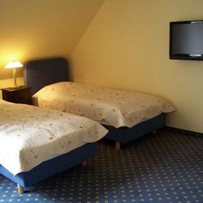 NearBy Hotel