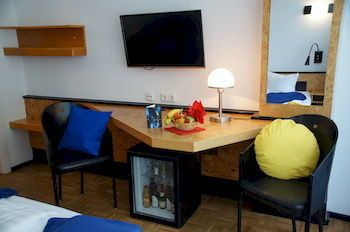 Hotel Photo 6