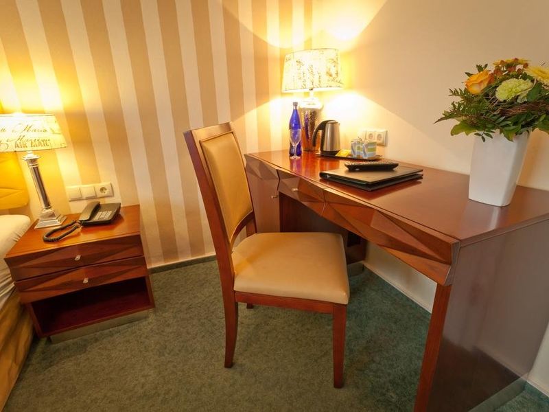 Hotel Photo 1
