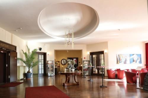 Hotel Photo 8