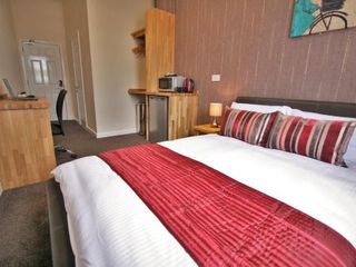 Hotel pic Central Hotel Gloucester by RoomsBooked