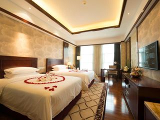 Фото отеля Huachen International Hotel
