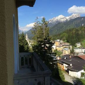 NearBy Hotel