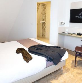 NearBy Hotel