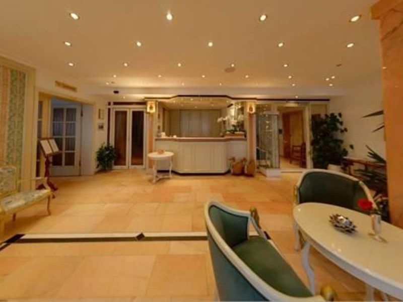 Hotel Photo 13
