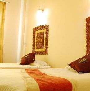 NearBy Hotel