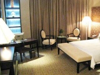 Фото отеля Donggang Hotel