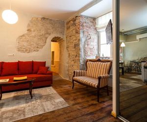 Daily Apartments - Old Town Romantic Apartment Tallinn Estonia