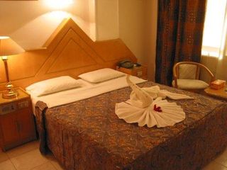 Фото отеля Karnak Hotel