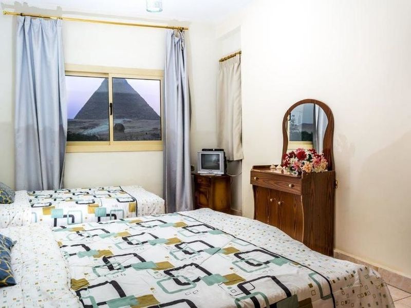 Pyramids View Inn