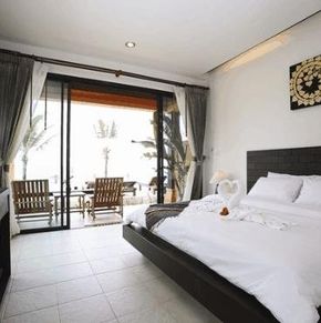 NearBy Hotel