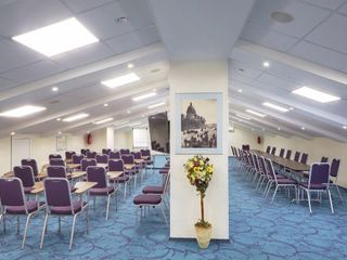 Cronwell Inn Стремянная