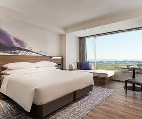 NearBy Hotel