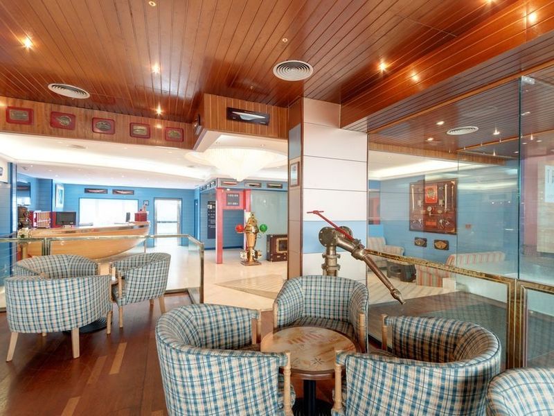 Hotel Photo 9