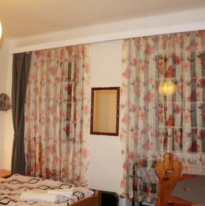 NearBy Hotel