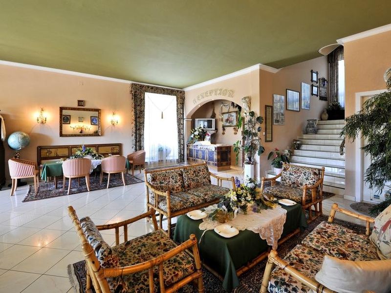Hotel Photo 1