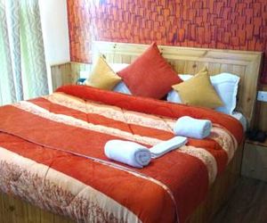 Gezellig Inn - Tree Hill Cottages & Kanyal Villas Manali India