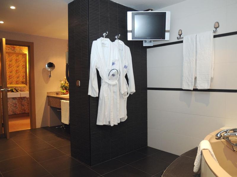 Hotel Photo 8