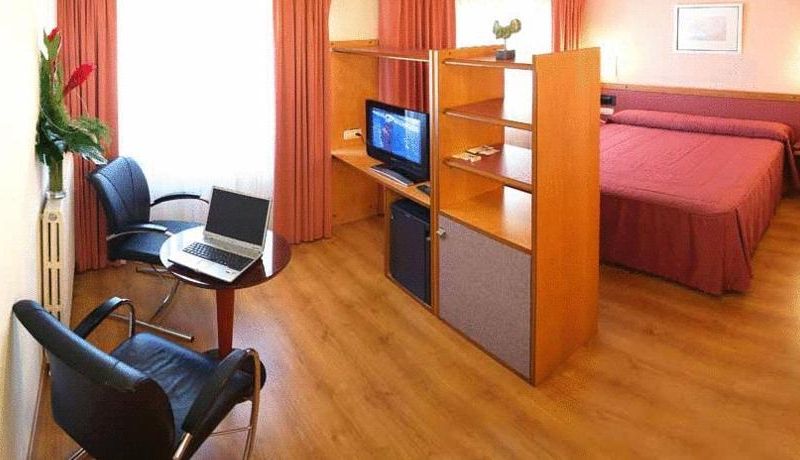Hotel Photo 6
