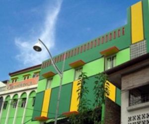 OYO 687 Residence Hotel Syariah Medan Indonesia