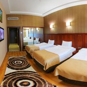 NearBy Hotel