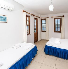 NearBy Hotel