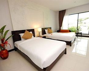 NearBy Hotel