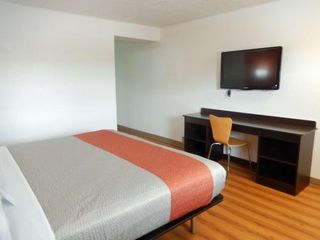 Hotel pic Motel 6-Sullivan, MO