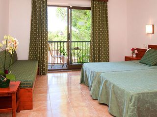 Hotel Playa Mondrago