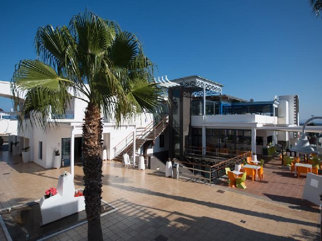 Hotel Photo 1