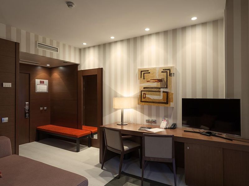 Hotel Photo 6