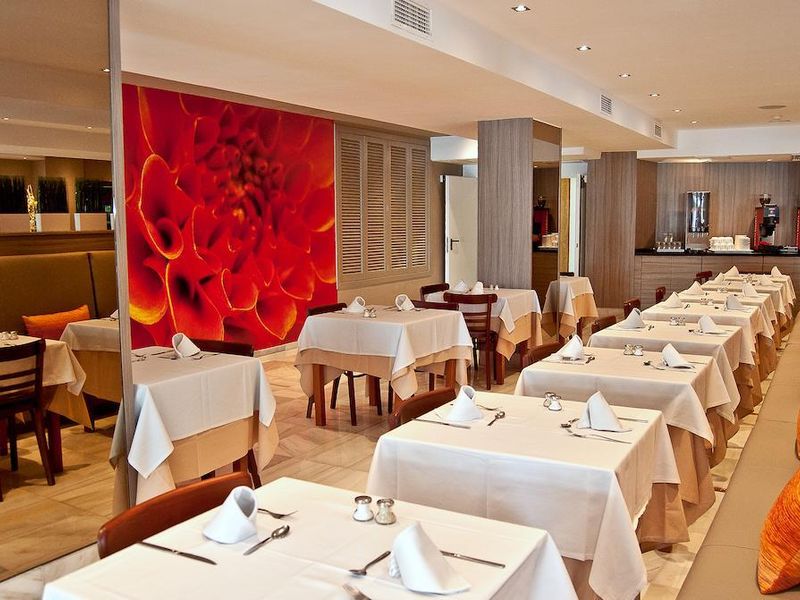 Hotel Photo 12