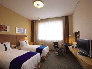 Фото отеля Holiday Inn Express Ordos Dongsheng, an IHG Hotel