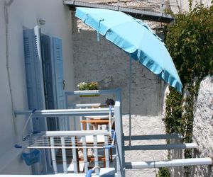 Tassoula Rooms Adamas Greece