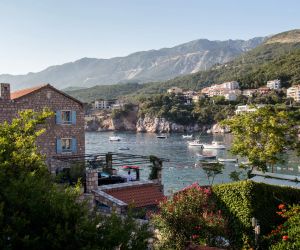 Stone Beach Apartments Przno Montenegro