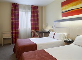 Фото отеля Holiday Inn Express Pamplona, an IHG Hotel