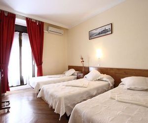 Hostal Aresol Madrid Spain