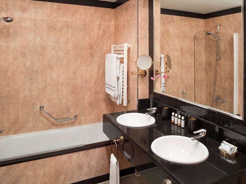 Hotel Photo 8