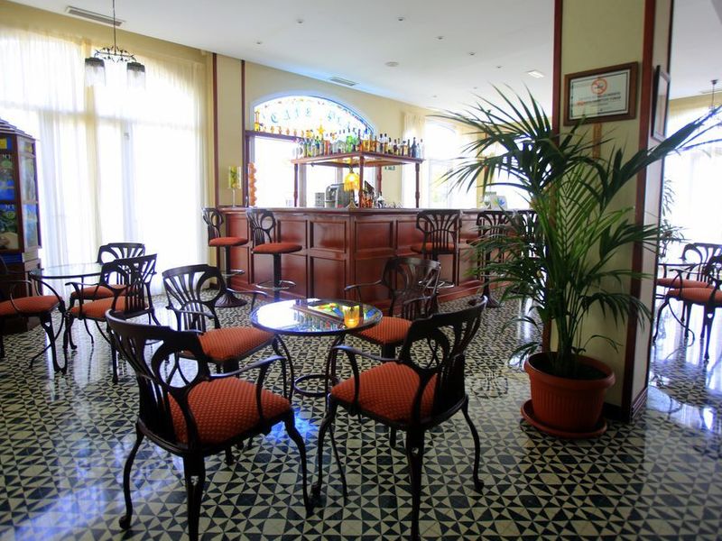 Hotel Photo 8