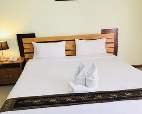 NearBy Hotel
