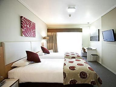 Grand Hotel and Apartments Townsville