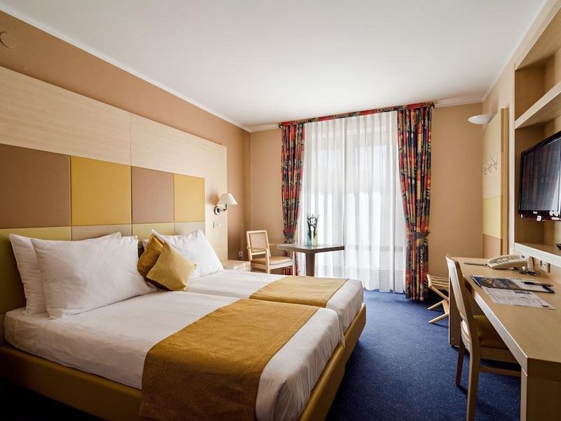 Hotel Photo 1
