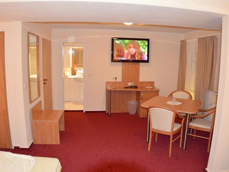 Hotel Photo 9