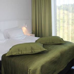 NearBy Hotel